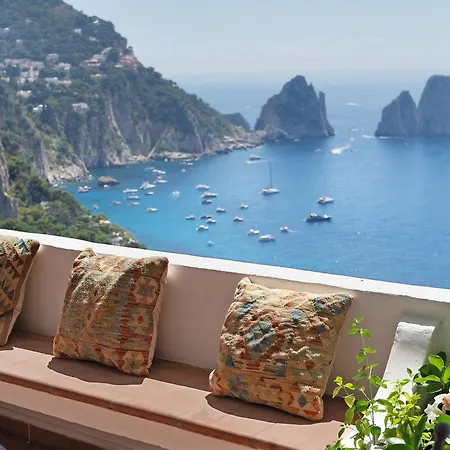 Bella Vista * Capri
